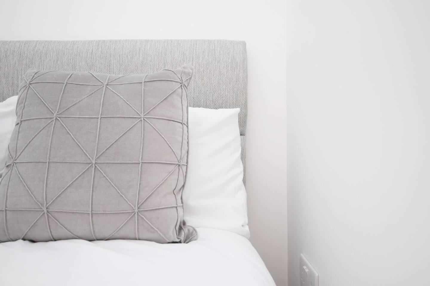 Modern Guesthouse, Fast Wi-Fi, Street Free Parking, Central, Fully Equipped Кардиф Екстериор снимка