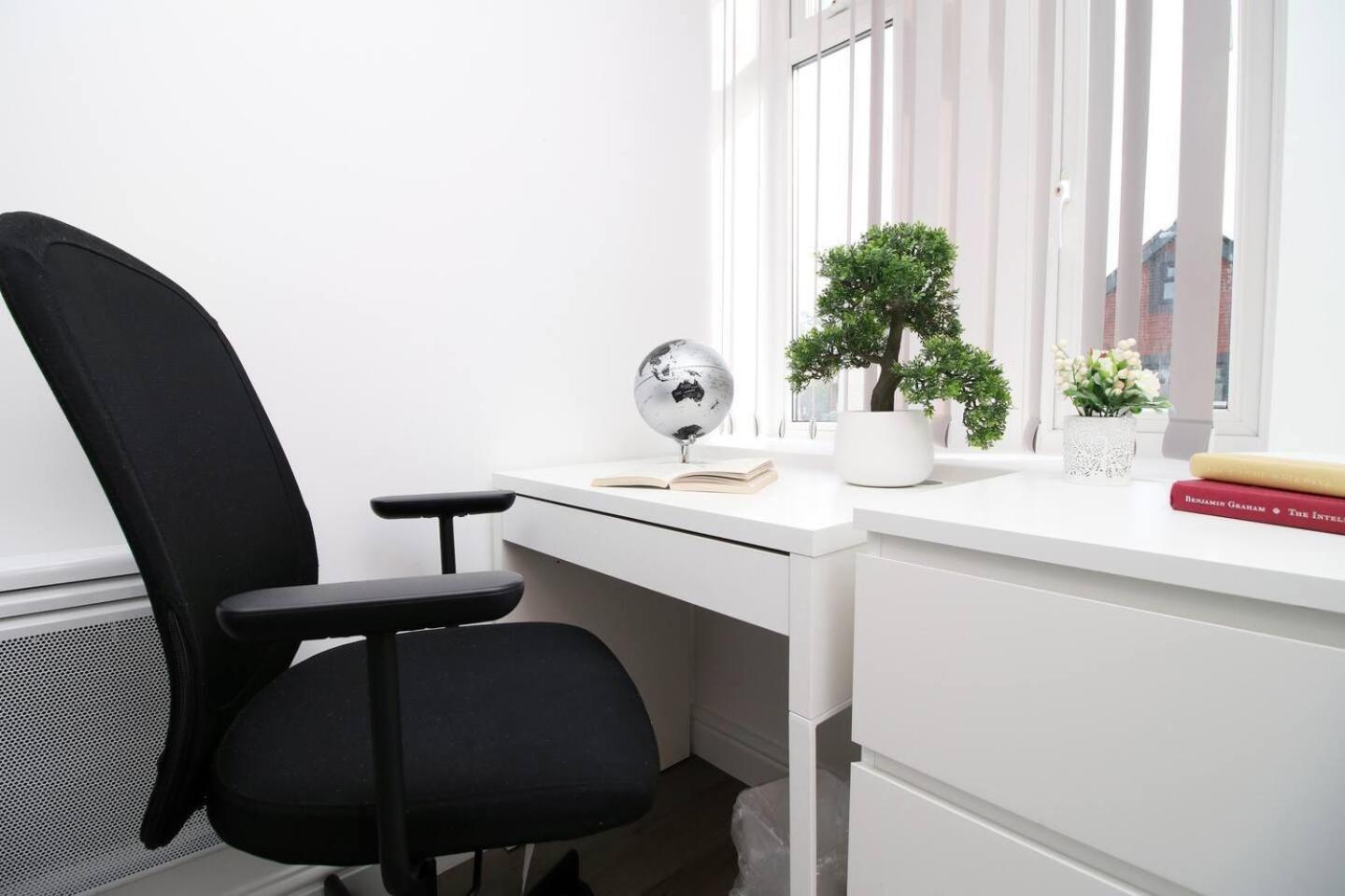 Modern Guesthouse, Fast Wi-Fi, Street Free Parking, Central, Fully Equipped Кардиф Екстериор снимка