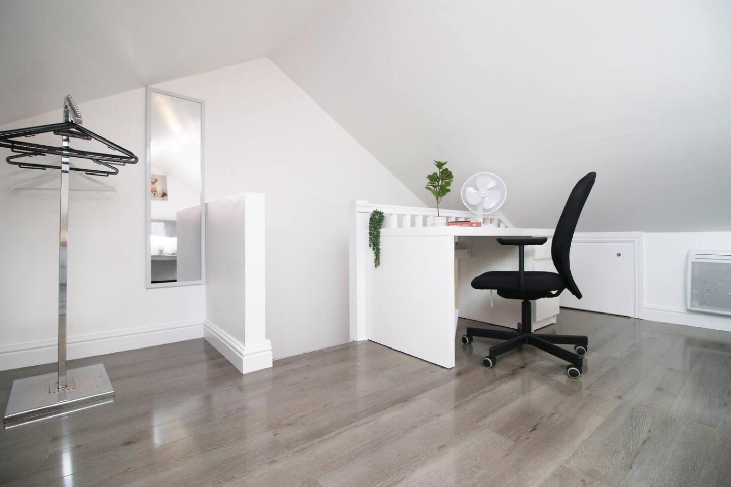 Modern Guesthouse, Fast Wi-Fi, Street Free Parking, Central, Fully Equipped Кардиф Екстериор снимка