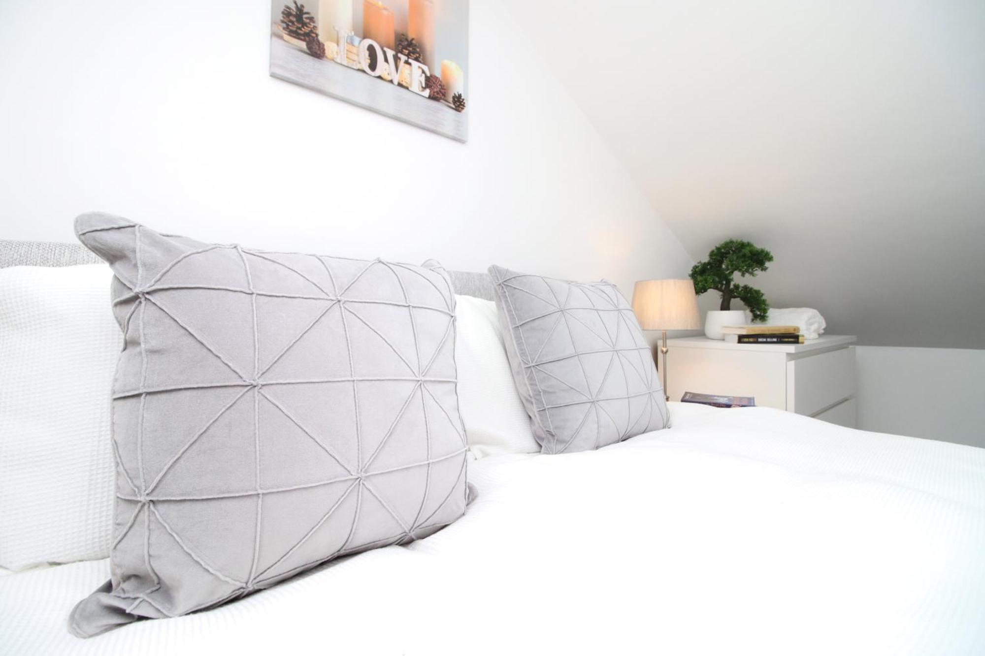 Modern Guesthouse, Fast Wi-Fi, Street Free Parking, Central, Fully Equipped Кардиф Екстериор снимка