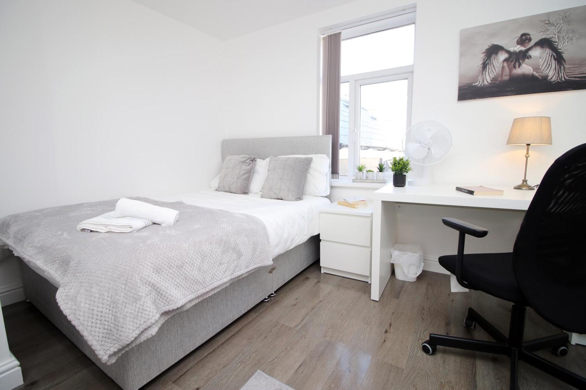 Modern Guesthouse, Fast Wi-Fi, Street Free Parking, Central, Fully Equipped Кардиф Екстериор снимка