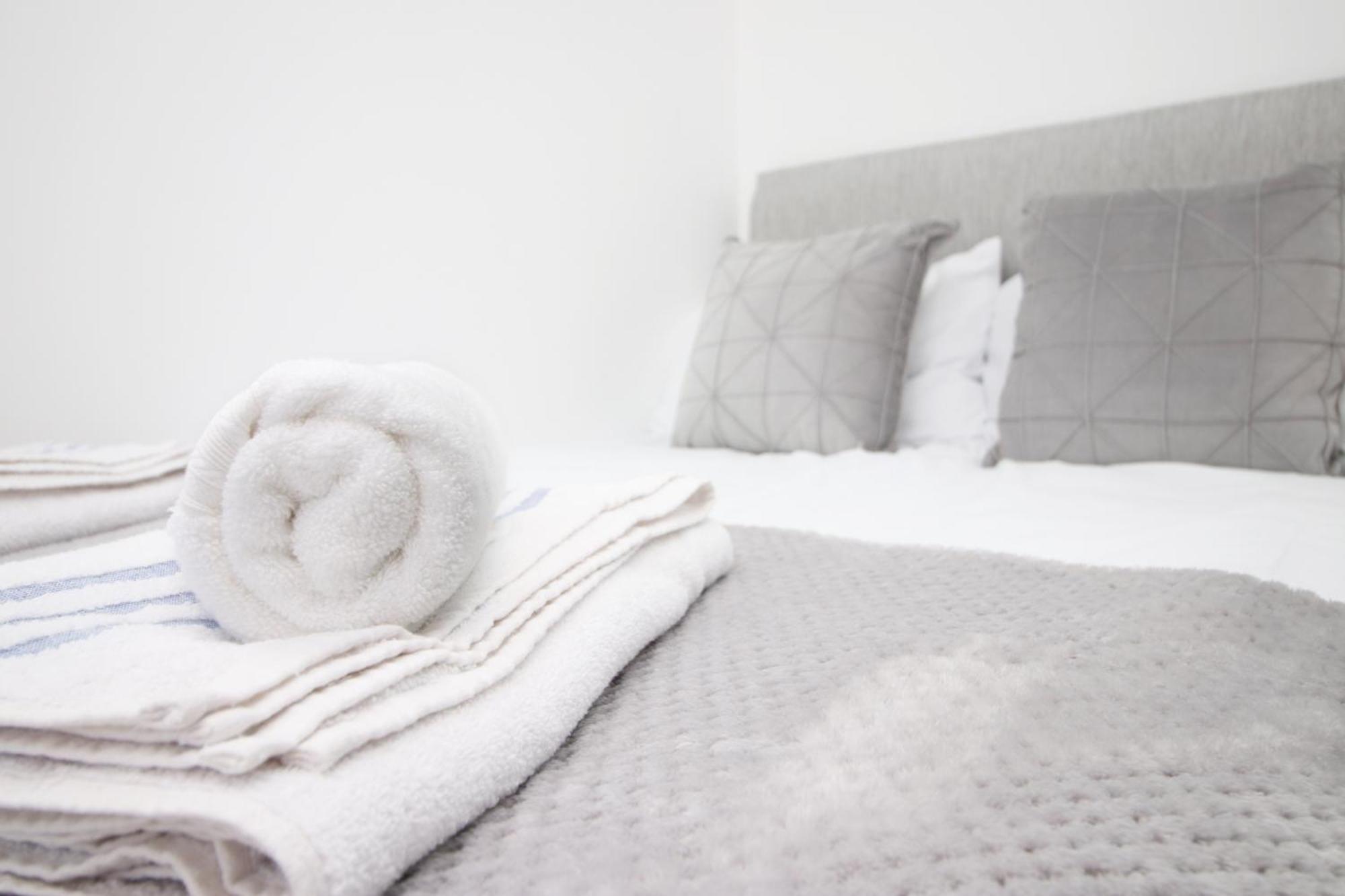 Modern Guesthouse, Fast Wi-Fi, Street Free Parking, Central, Fully Equipped Кардиф Екстериор снимка