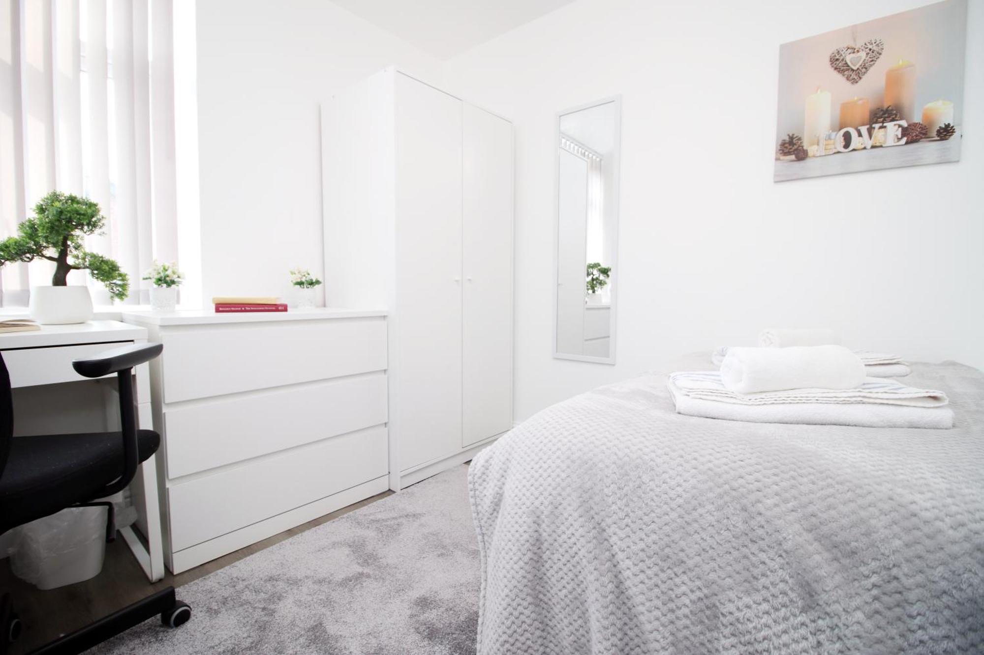 Modern Guesthouse, Fast Wi-Fi, Street Free Parking, Central, Fully Equipped Кардиф Екстериор снимка