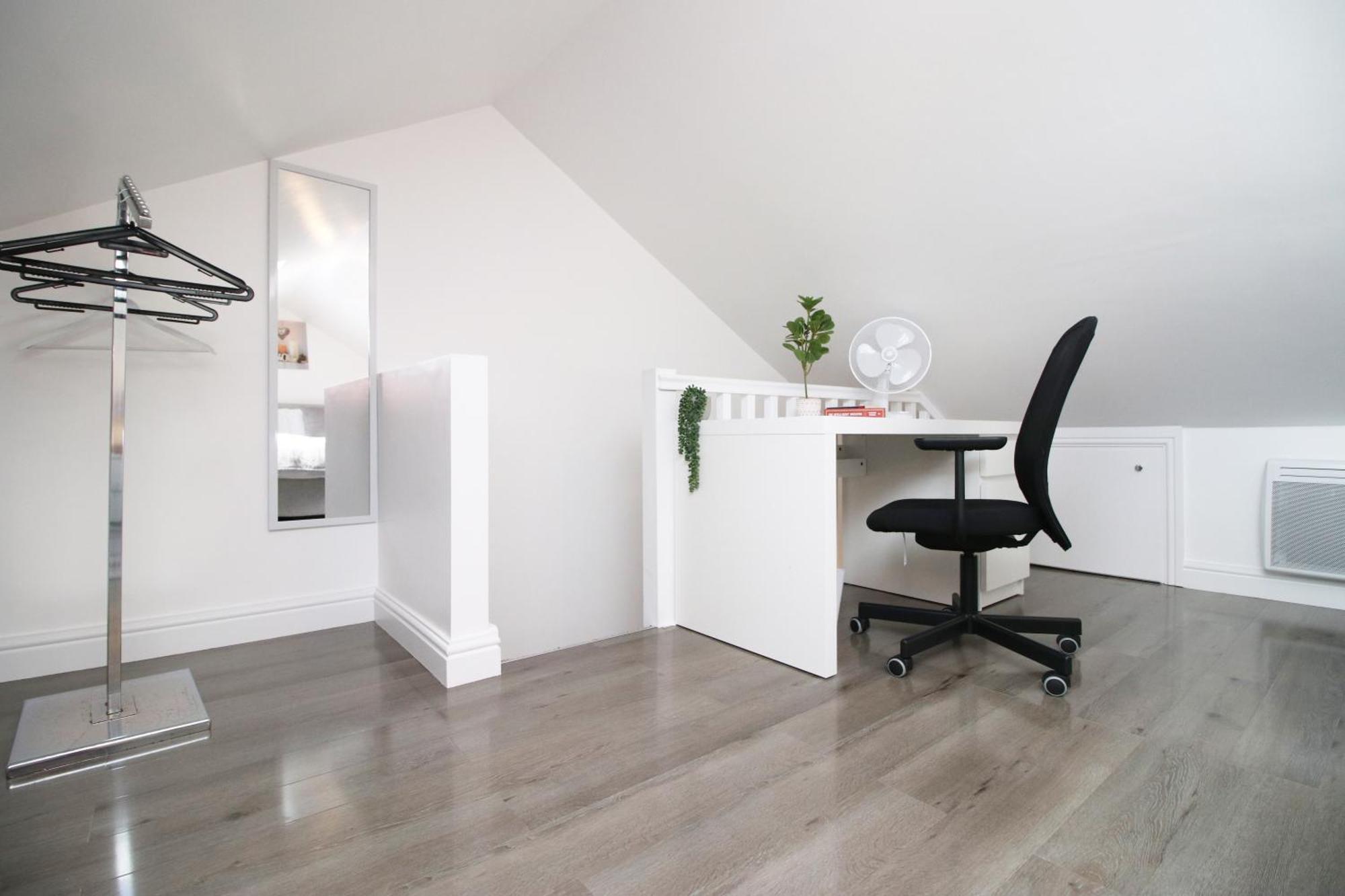 Modern Guesthouse, Fast Wi-Fi, Street Free Parking, Central, Fully Equipped Кардиф Екстериор снимка